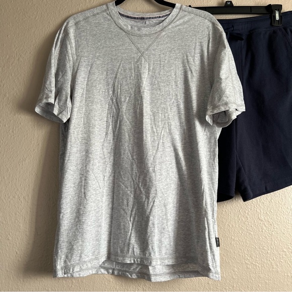 Men's Medium Eddie Bauer 2-Piece Lounge Set Tee Shirt & Shorts Gray & Navy - Picture 8 of 12